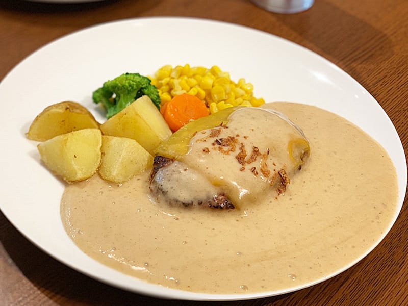 上品な織り柄遮光カーテン「シーバス」ご紹介♡＆豚肉100%のふんわり優しいジューシーハンバーグ！！の画像です