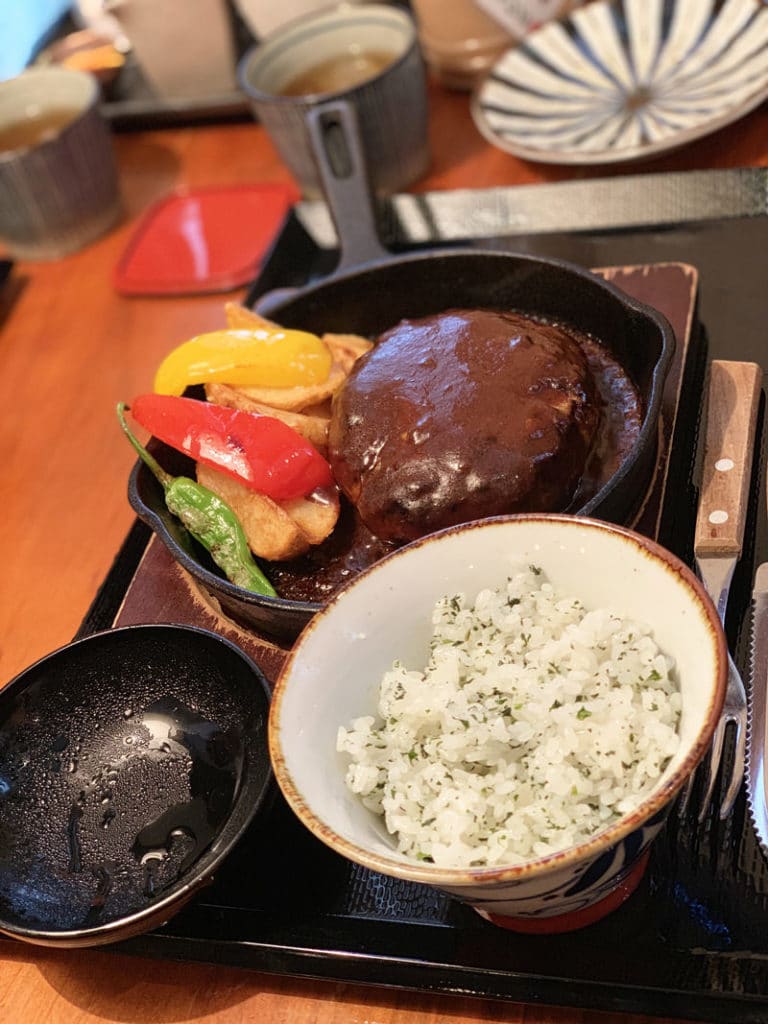 岡本庵ハンバーグ