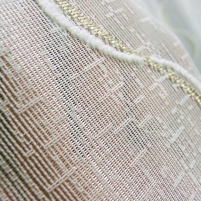 高級感のあるウェーブ刺繍柄 高機能レースカーテン L.スピラルの画像です