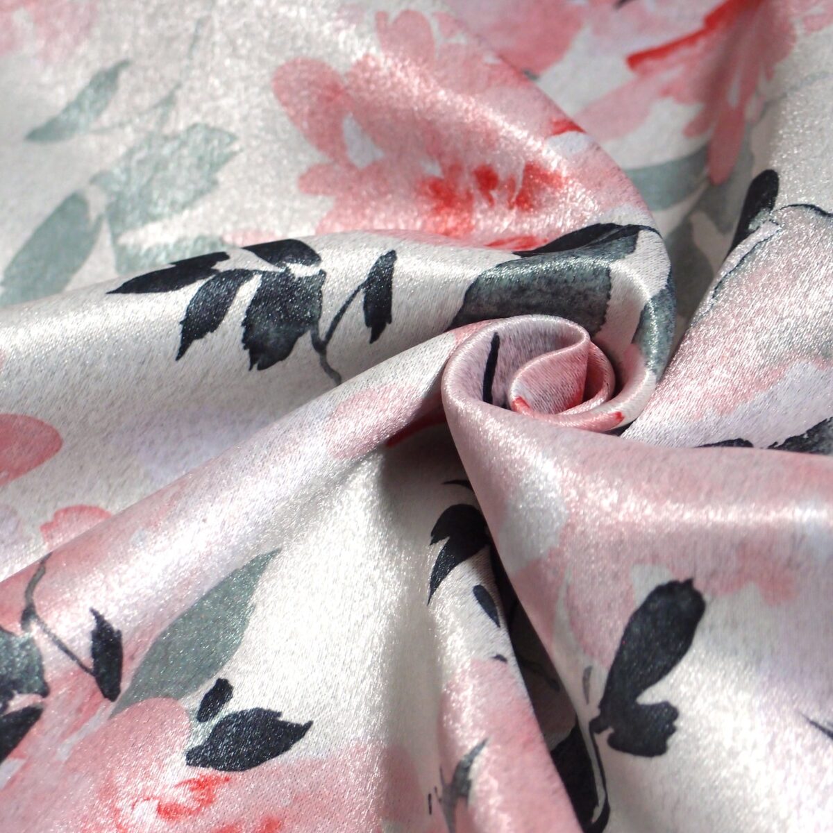 水彩風花柄 遮光カーテン マリーポール ピンク