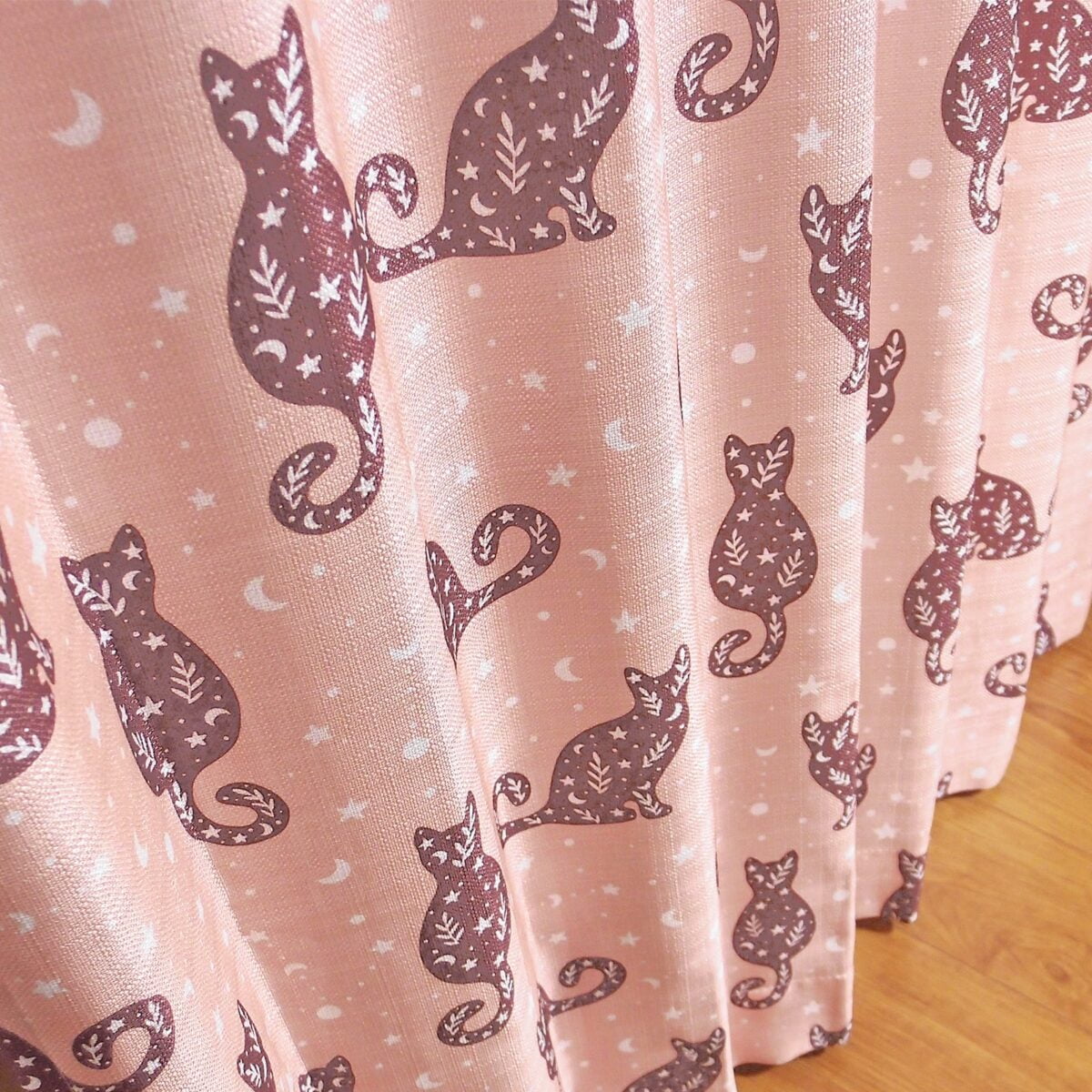 キャットモチーフ柄がかわいい厚地カーテン　キャットムーン